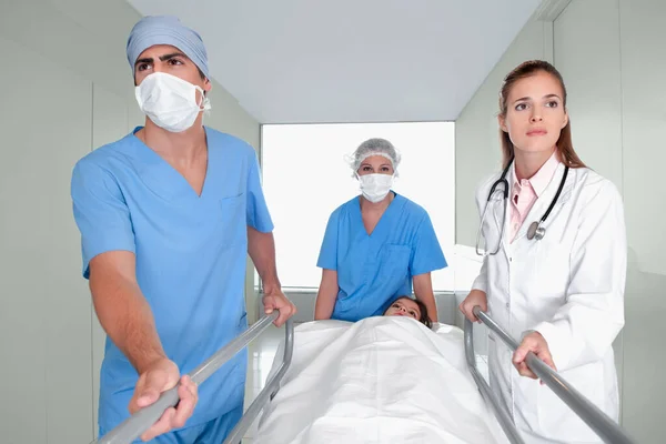 Groep Artsen Verpleegkundigen Het Ziekenhuis — Stockfoto