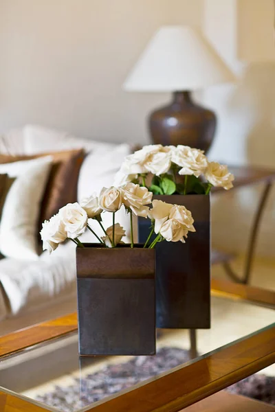 Schöner Blumenstrauß Einer Vase Auf Weißem Hintergrund — Stockfoto