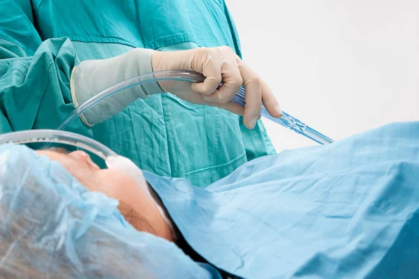 Ameliyathanede Cerrah Seçici Odaklanma — Stok fotoğraf