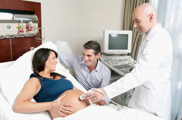 Těhotná Žena Návštěvě Ultrazvukového Skenu Pacienta Nemocnici — Stock fotografie