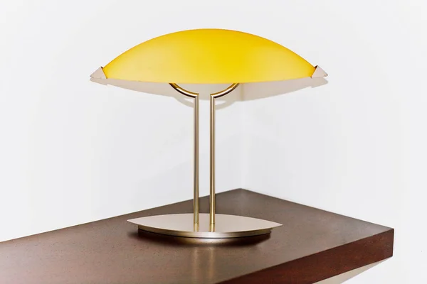 Lampe Moderne Sur Fond Blanc — Photo