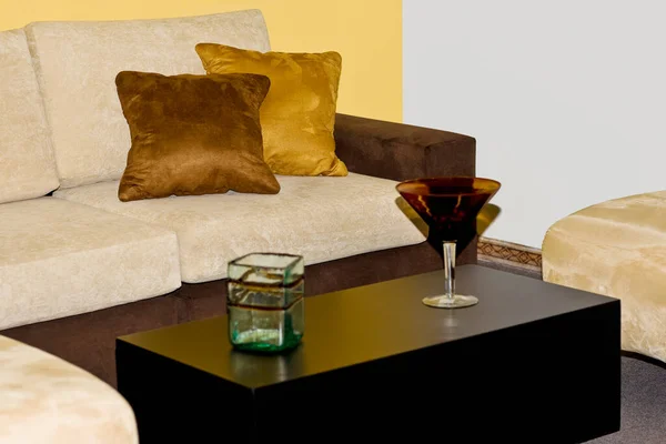 Luxus Sofa Mit Kissen Auf Dem Tisch Wohnzimmer — Stockfoto