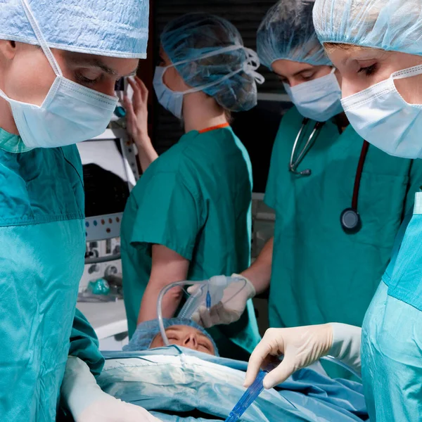Хірурги Хірурги Операційній Кімнаті — стокове фото