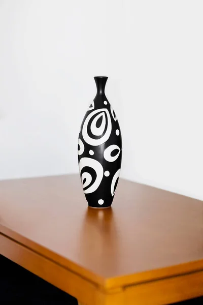 Keramikvase Auf Weißem Hintergrund — Stockfoto