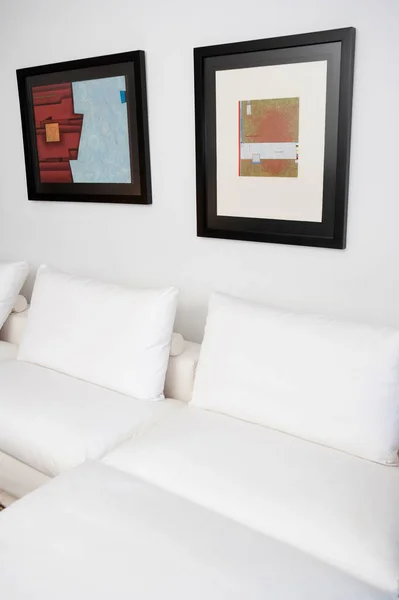Almohada Cómoda Blanca Sofá Interior Habitación Con Lámpara Manta — Foto de Stock