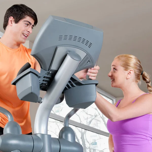 Young Couple Gym — Stock Photo, Image