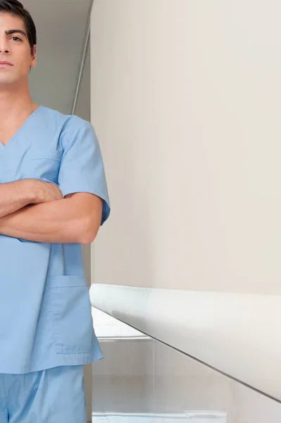 Retrato Joven Médico Pasillo Del Hospital —  Fotos de Stock