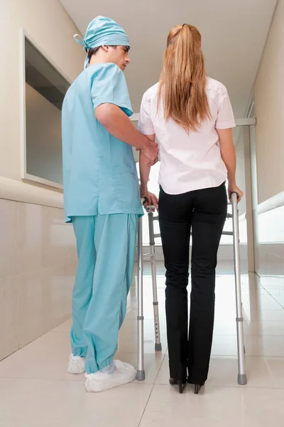 Verpleegkundige Patiënt Het Ziekenhuis — Stockfoto