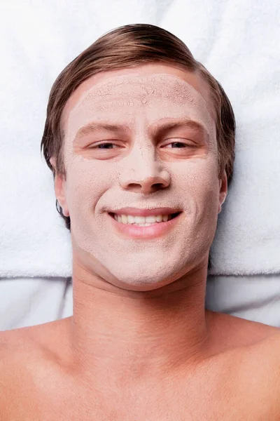 Jovem Com Máscara Facial Rosto — Fotografia de Stock