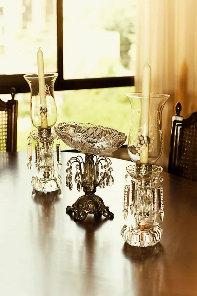 Set Interior Vintage Dengan Segelas Anggur Dan Lampu Gantung — Stok Foto