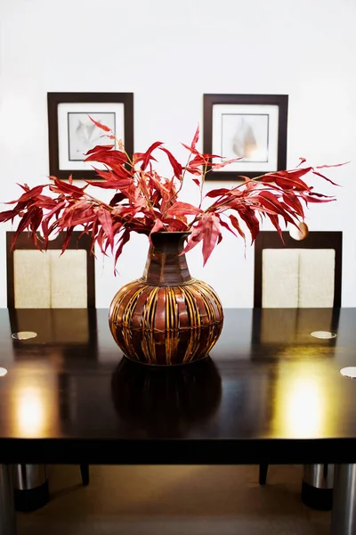 Beautiful Luxury Interior Decorative Fireplace Flowers — Stock Photo, Image