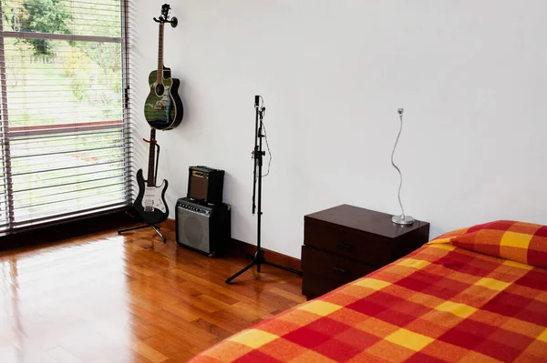 Interiér Moderního Obývacího Pokoje Lampou — Stock fotografie