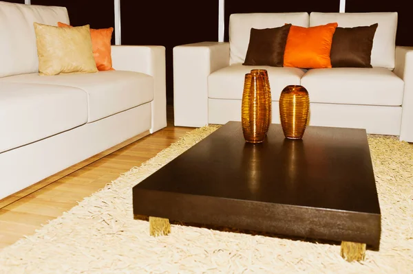 Sofa Dengan Bantal Dan Kursi Sofa Ruang Tamu — Stok Foto
