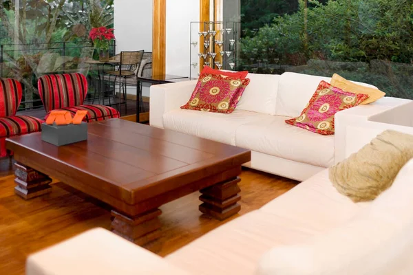 Belos Travesseiros Luxo Decoração Sofá Sala Estar Interior — Fotografia de Stock
