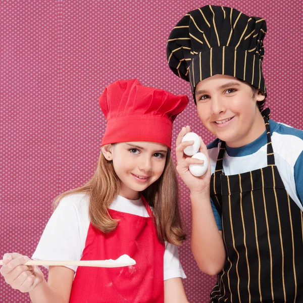 Bambina Con Vassoio Pane Biscotti — Foto Stock