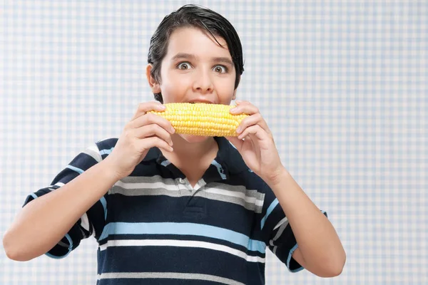 Young Man Eating Corn Cob — Stock Photo, Image