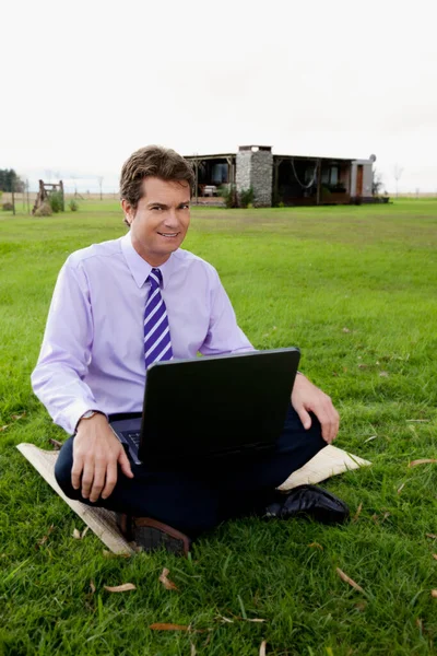 Young Businessman Sitting Grass Working Laptop — Stock Photo, Image