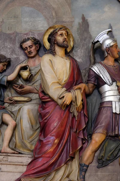 Kreuzweg Jesus Wird Zum Tode Verurteilt Herz Jesu Basilika Zagreb — Stockfoto