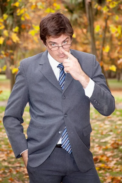 Портрет Молодого Человека Костюме Очках — стоковое фото