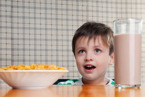 Cute Little Boy Eating Cornflakes Kitchen — Stock Photo, Image