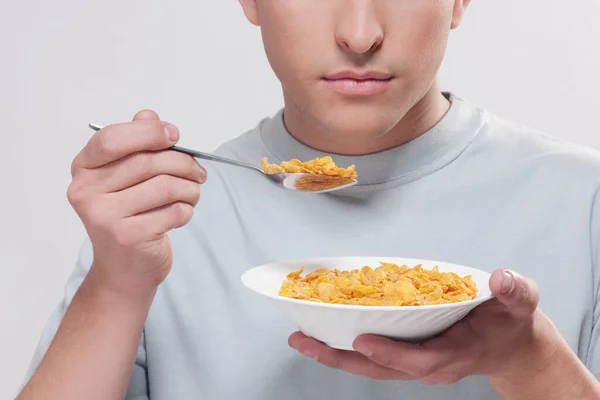 Jovem Asiático Homem Comer Cereal Tigela Com Colher Garfo Branco — Fotografia de Stock