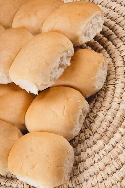 Vers Gebakken Broodjes Met Sesamzaad — Stockfoto