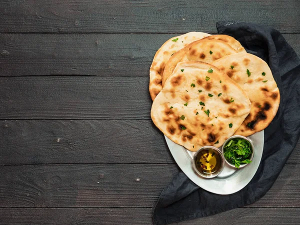 Fresh Naan Bread Dark Wooden Background Copy Space Several Perfect — Stock Photo, Image