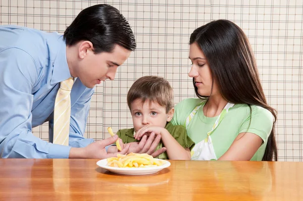 Famille Petit Déjeuner Dans Cuisine — Photo