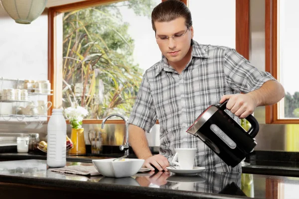 Joven Con Café Taza Cocina —  Fotos de Stock