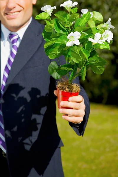 Homem Com Buquê Flores — Fotografia de Stock