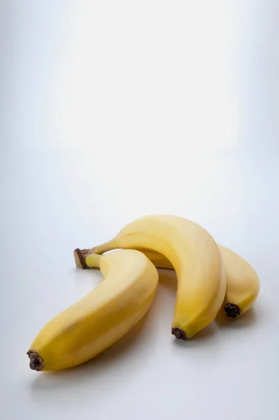 Banaan Een Witte Achtergrond — Stockfoto