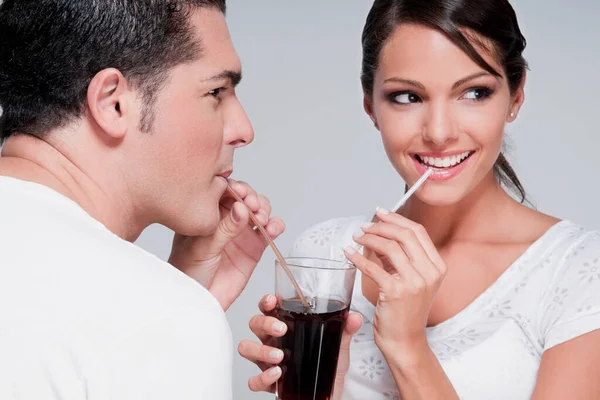 Jeune Couple Prenant Petit Déjeuner Dans Cuisine — Photo