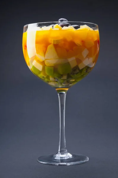 Glas Färsk Mango Juice Svart Bakgrund — Stockfoto