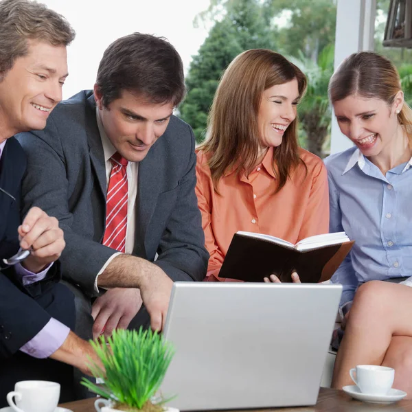 Zakelijke Team Dat Werkt Met Laptop Office — Stockfoto