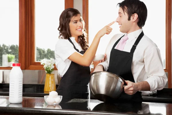 Young Couple Cooking Kitchen — Stock Photo, Image