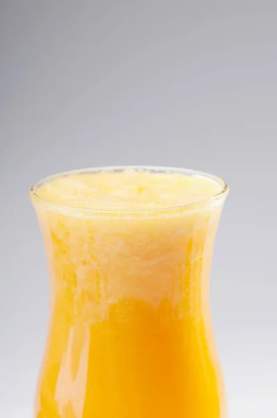 Frischer Smoothie Mit Banane Und Saft — Stockfoto