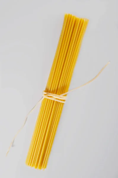 Spaghettipasta Hvit Bakgrunn – stockfoto