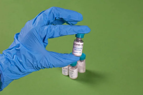 Hand Holding Syringe Vaccine Liquid — Stock Photo, Image