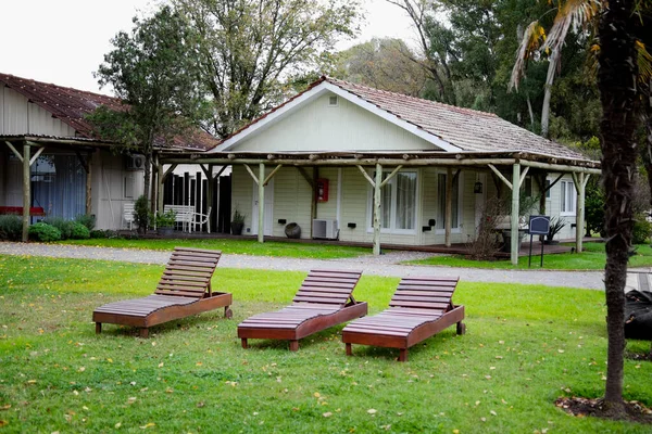 Cadeiras Madeira Parque — Fotografia de Stock