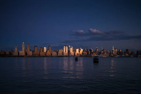 New York City Skyline Vid Solnedgången — Stockfoto