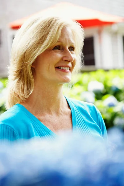 Close Mature Woman Smiling Looking — Stock Photo, Image