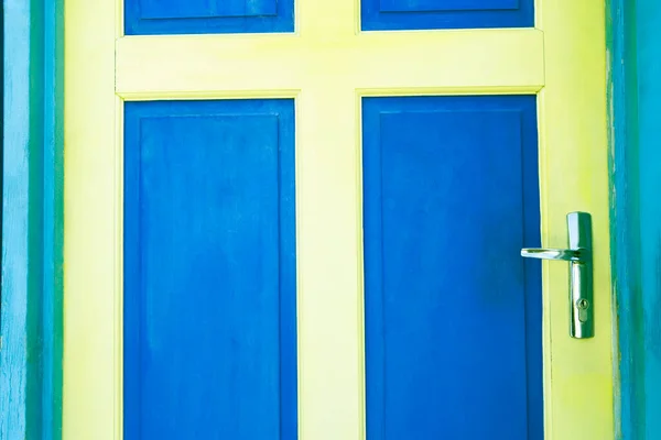 Blaue Tür Mit Fenster — Stockfoto