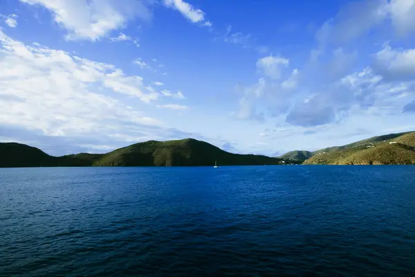 Schöne Landschaft Mit Einem See — Stockfoto