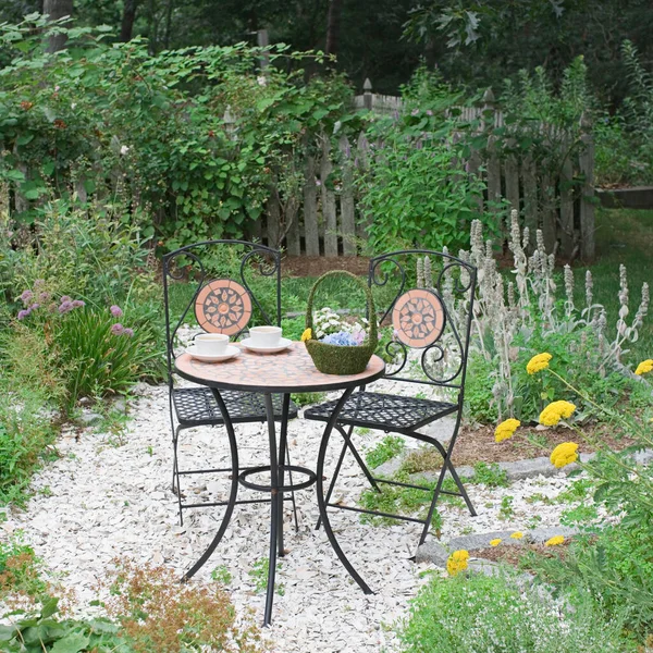 Beautiful Garden Flowers Chairs — Stock Photo, Image