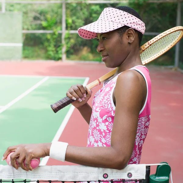 Retrato Una Joven Con Raqueta Pelota Tenis — Foto de Stock