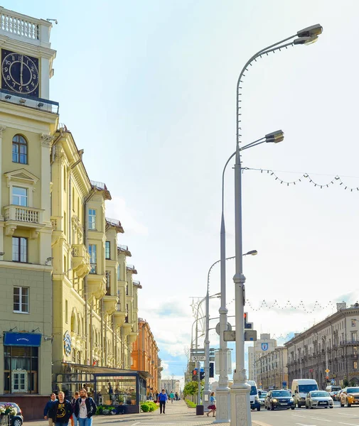 Minsk Belarus Julio 2019 Gente Caminando Por Calle Central Avenida — Foto de Stock