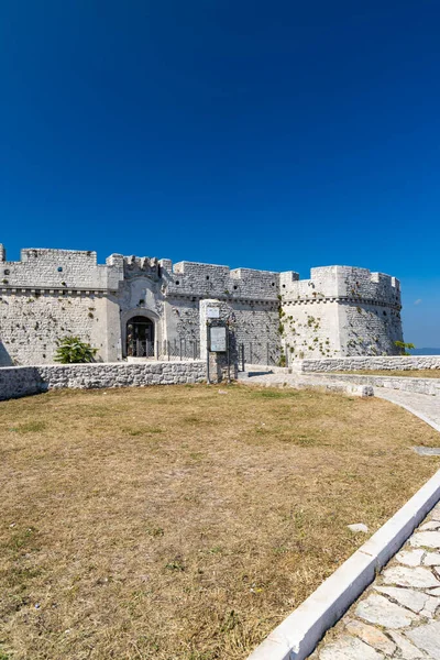 地中海の旧市街のギリシャ要塞の古代都市の遺跡 — ストック写真