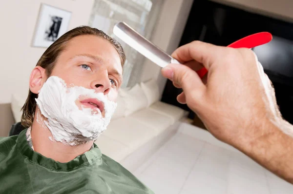 Man Shaving His Beard Razor Bathroom — Stock Photo, Image
