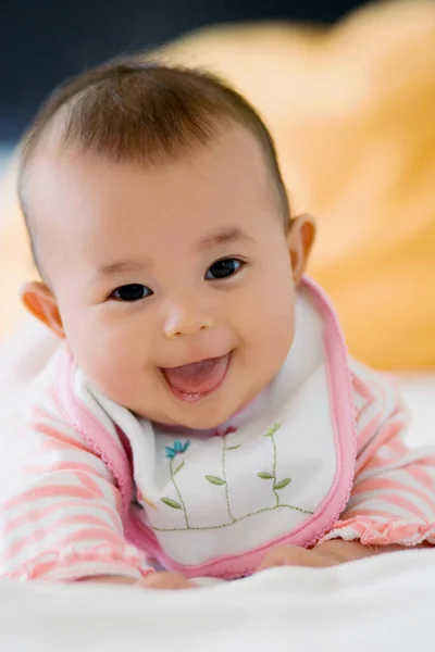 Retrato Una Linda Niña —  Fotos de Stock