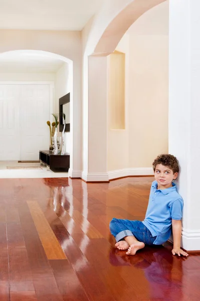 Young Boy Sitting Floor Looking Camera — Stock Photo, Image